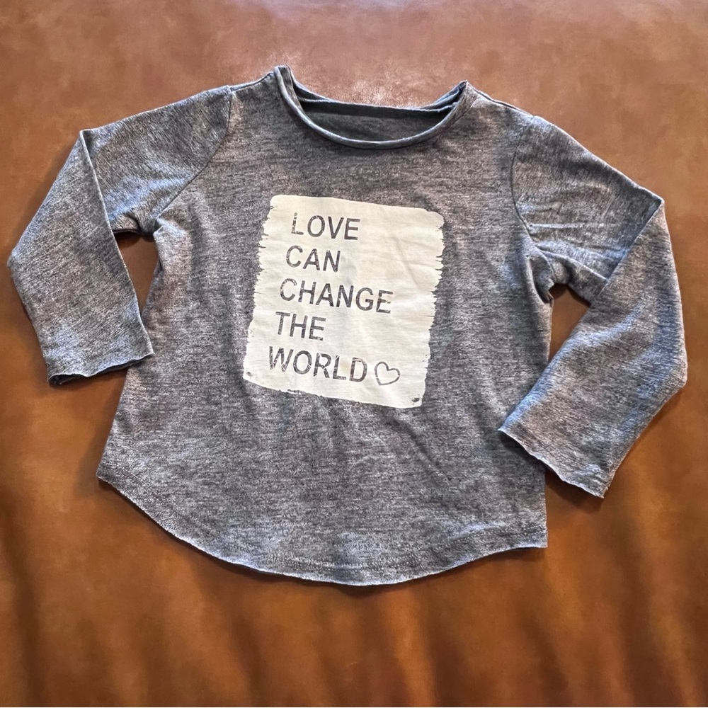 🆕 Grayson Mini Gray “Love Can Save the World” Long Sleeve Graphic Top